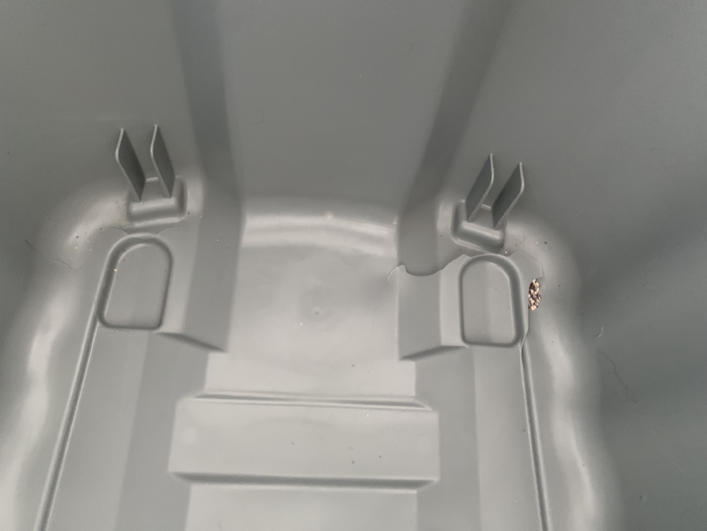 free large rubbermaid container - photo 3