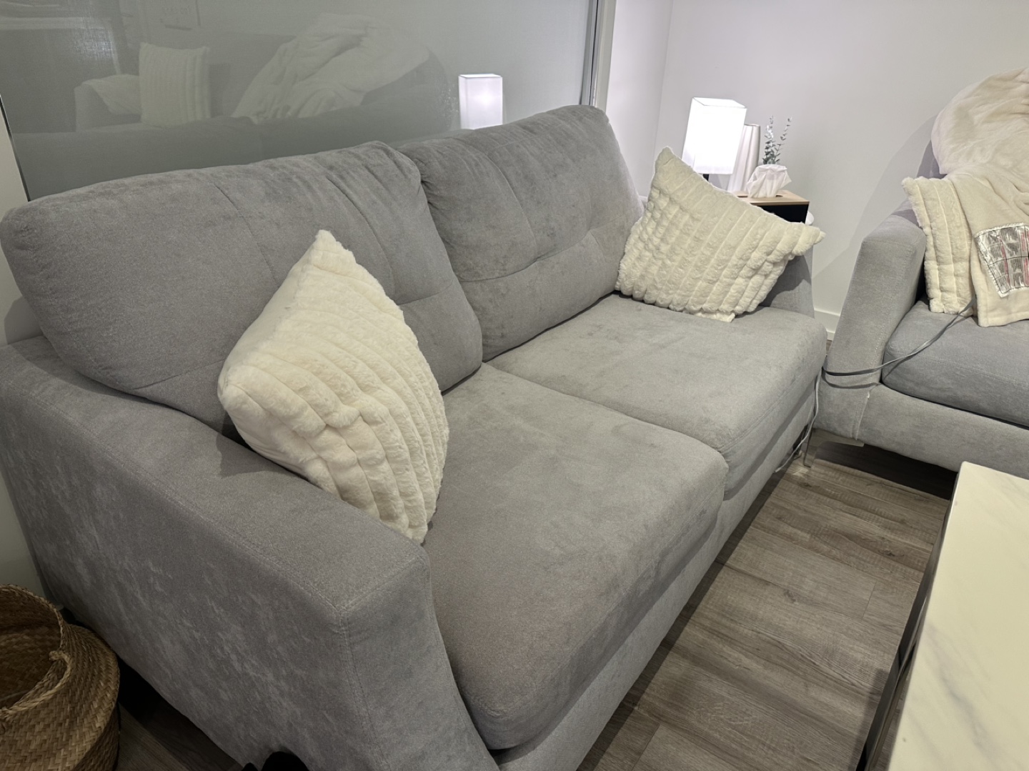 Sofas need to go ASAP (open to negotiation) - photo 2