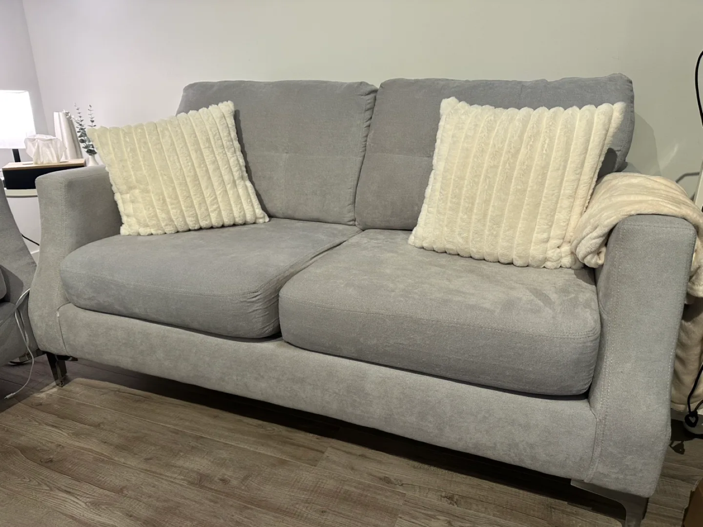 Sofas need to go ASAP (open to negotiation) image indicator(3)