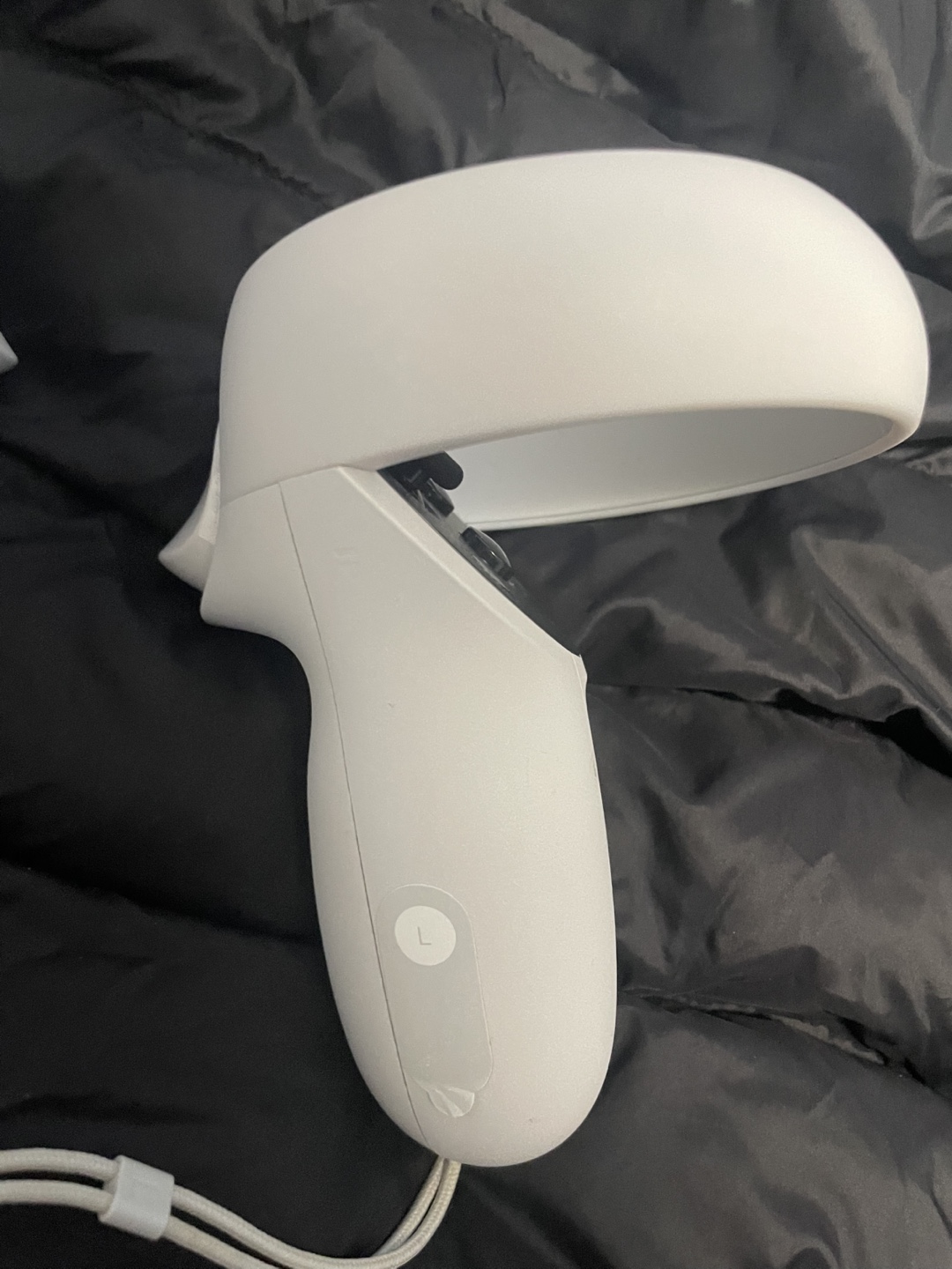 Meta Quest 2 VR Headset and Controllers - Like New - photo 3