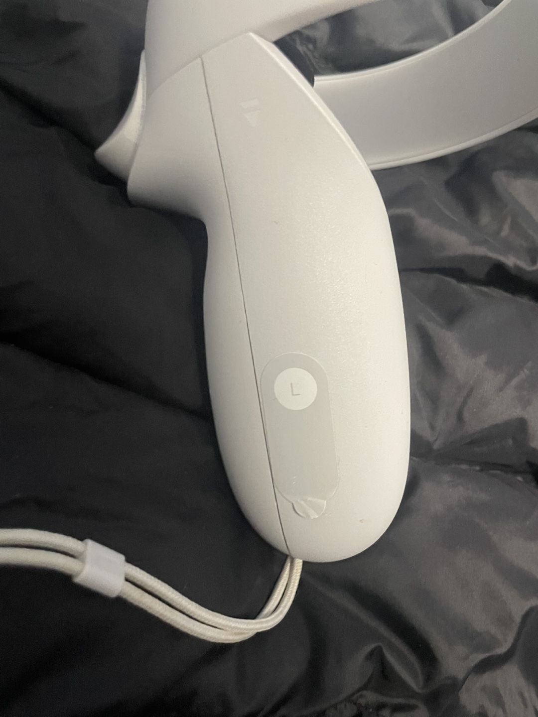 Meta Quest 2 VR Headset and Controllers - Like New - photo 4