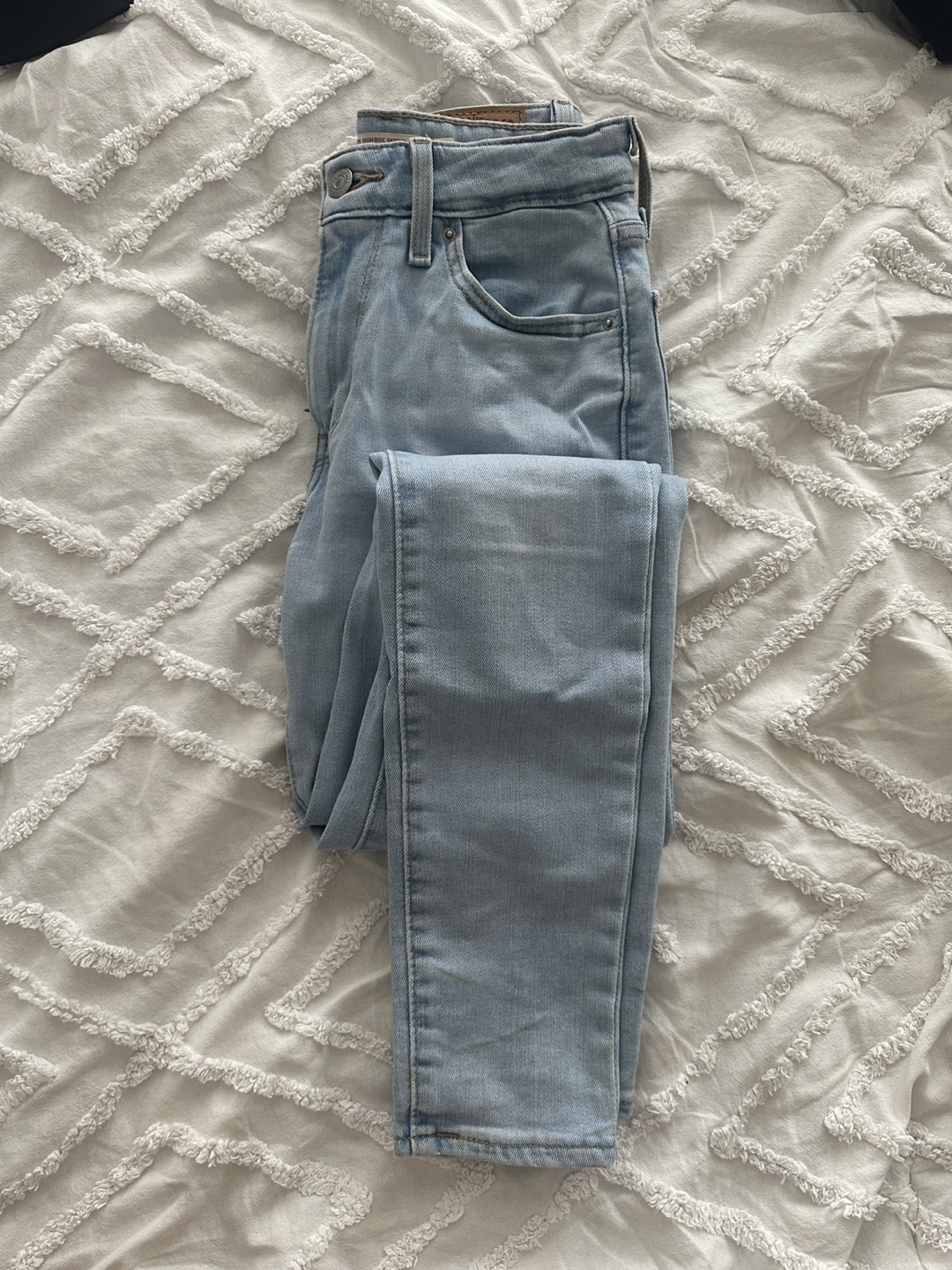 Levi's 721 High-Rise Skinny Jeans - Light Wash