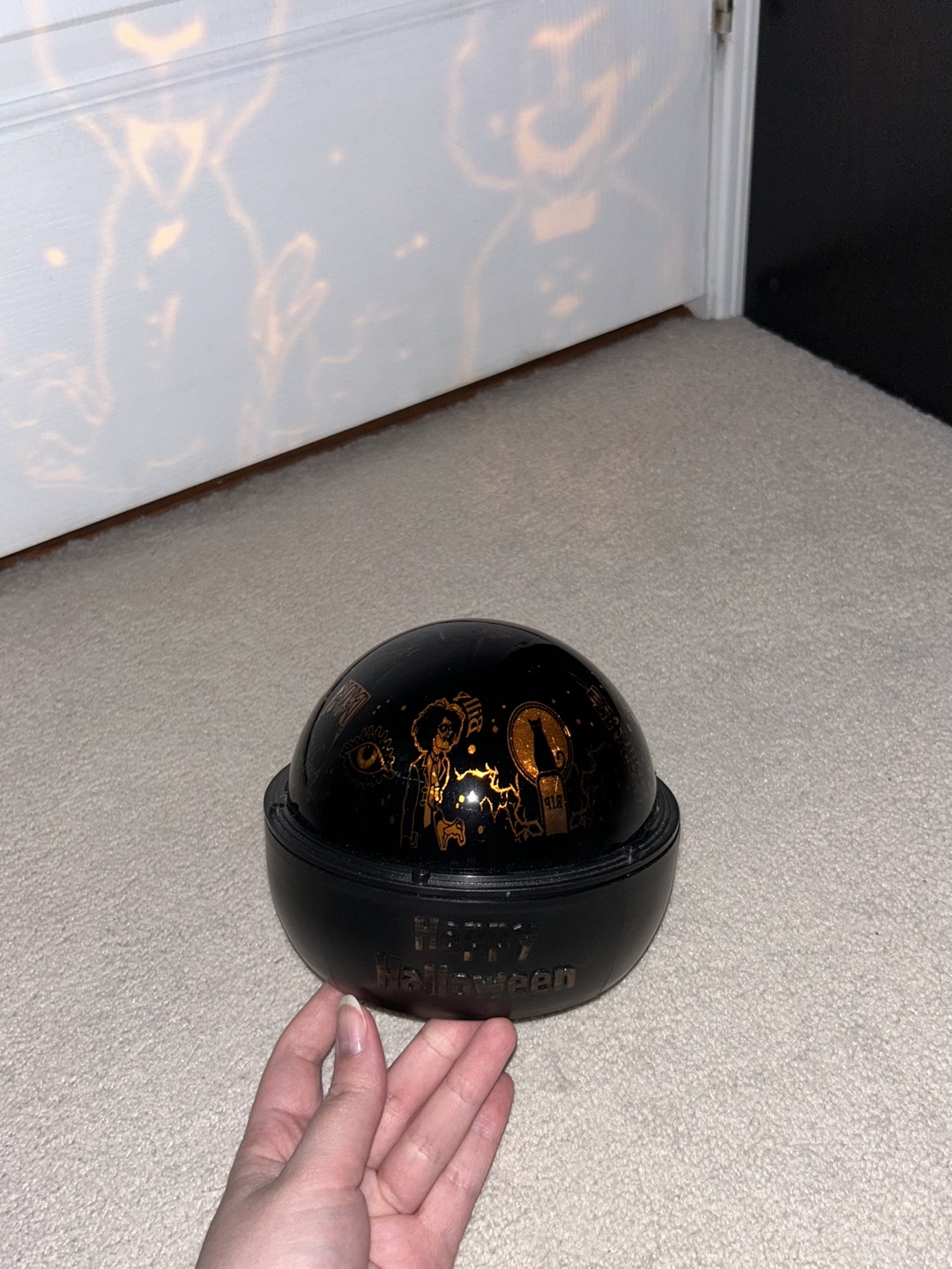 Disney Hocus Pocus light up spinning globe projector