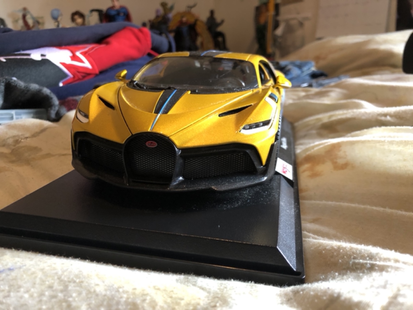 Maisto Bugatti Divo Diecast Model Car - photo 2