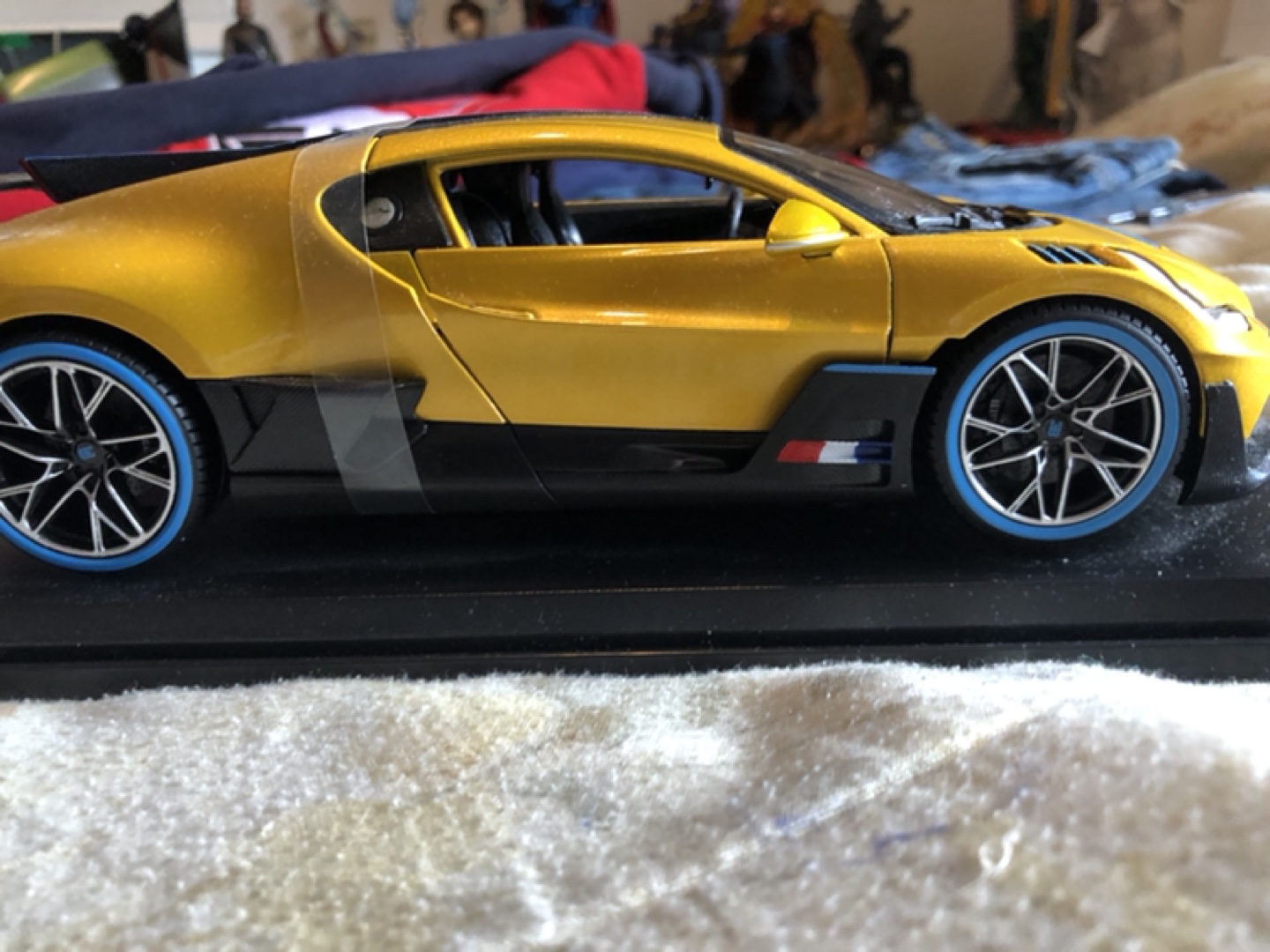 Maisto Bugatti Divo Diecast Model Car - photo 3