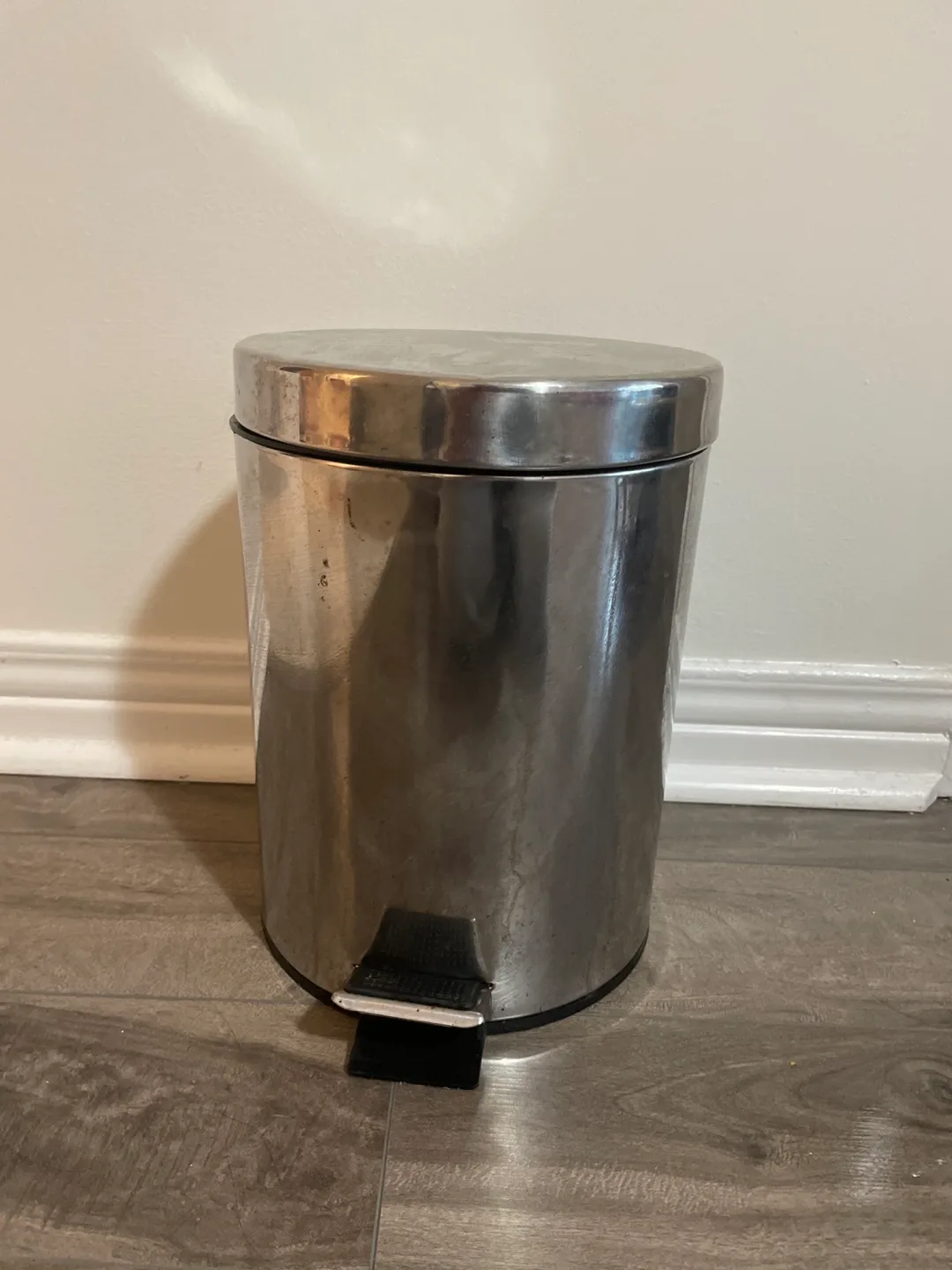 Stainless Steel Step Trash Can image indicator(2)