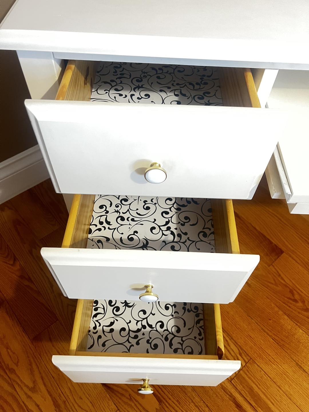 White Computer Desk with Drawers and Cabinet - photo 4