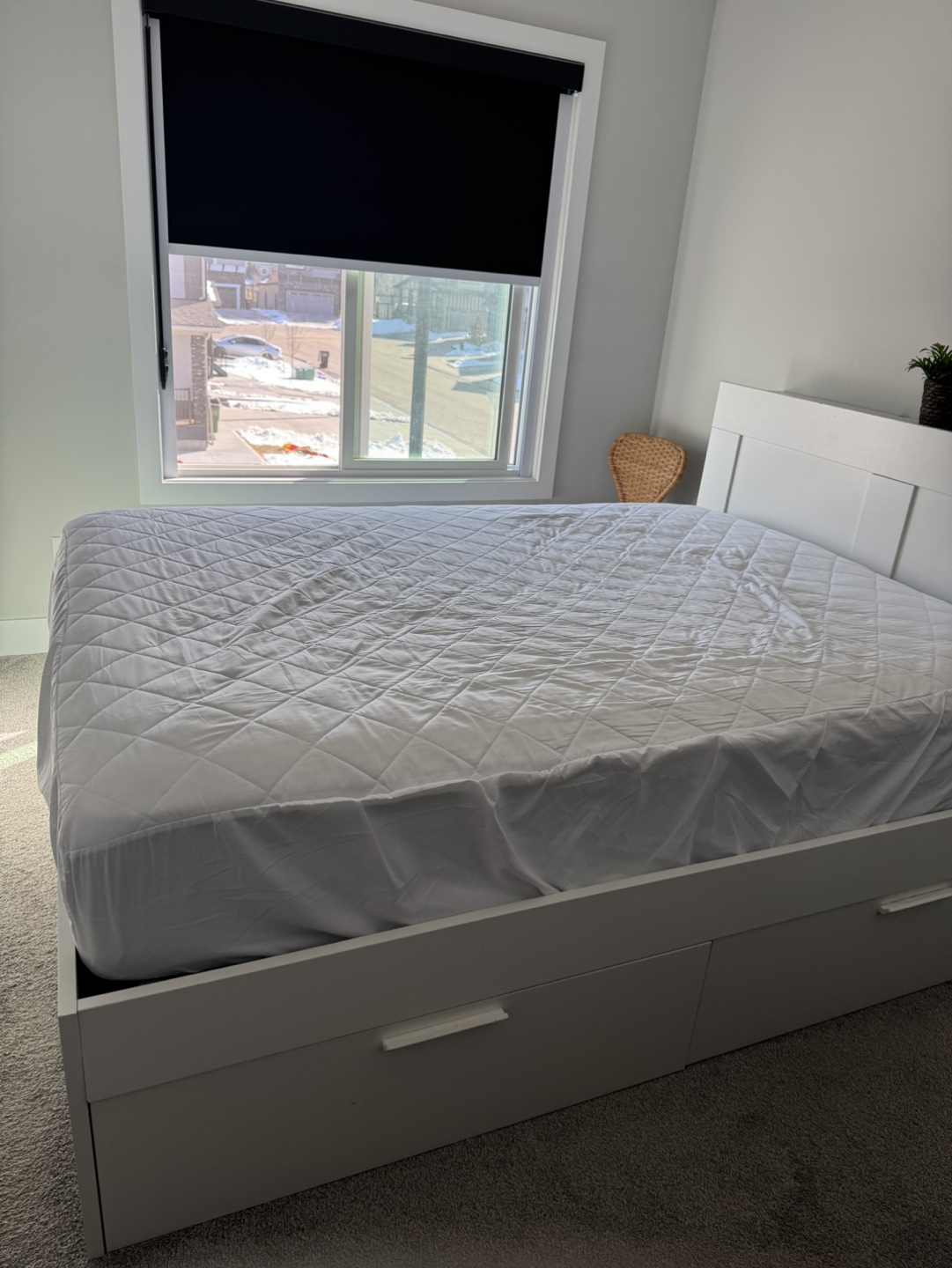White Queen Bed Frame with Headboard and Storage - photo 3