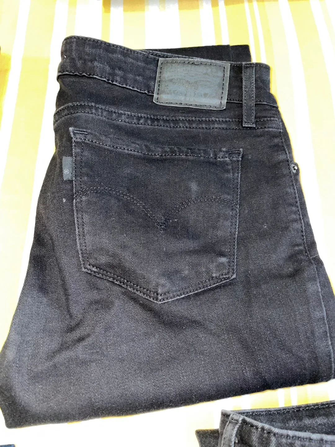 Bundle of 8 Levi's Jeans - Various Washes & Sizes image indicator(7)