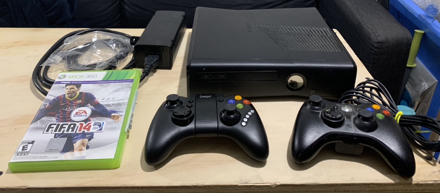 💚Xbox 360 Console with Games and Controllers - photo 3