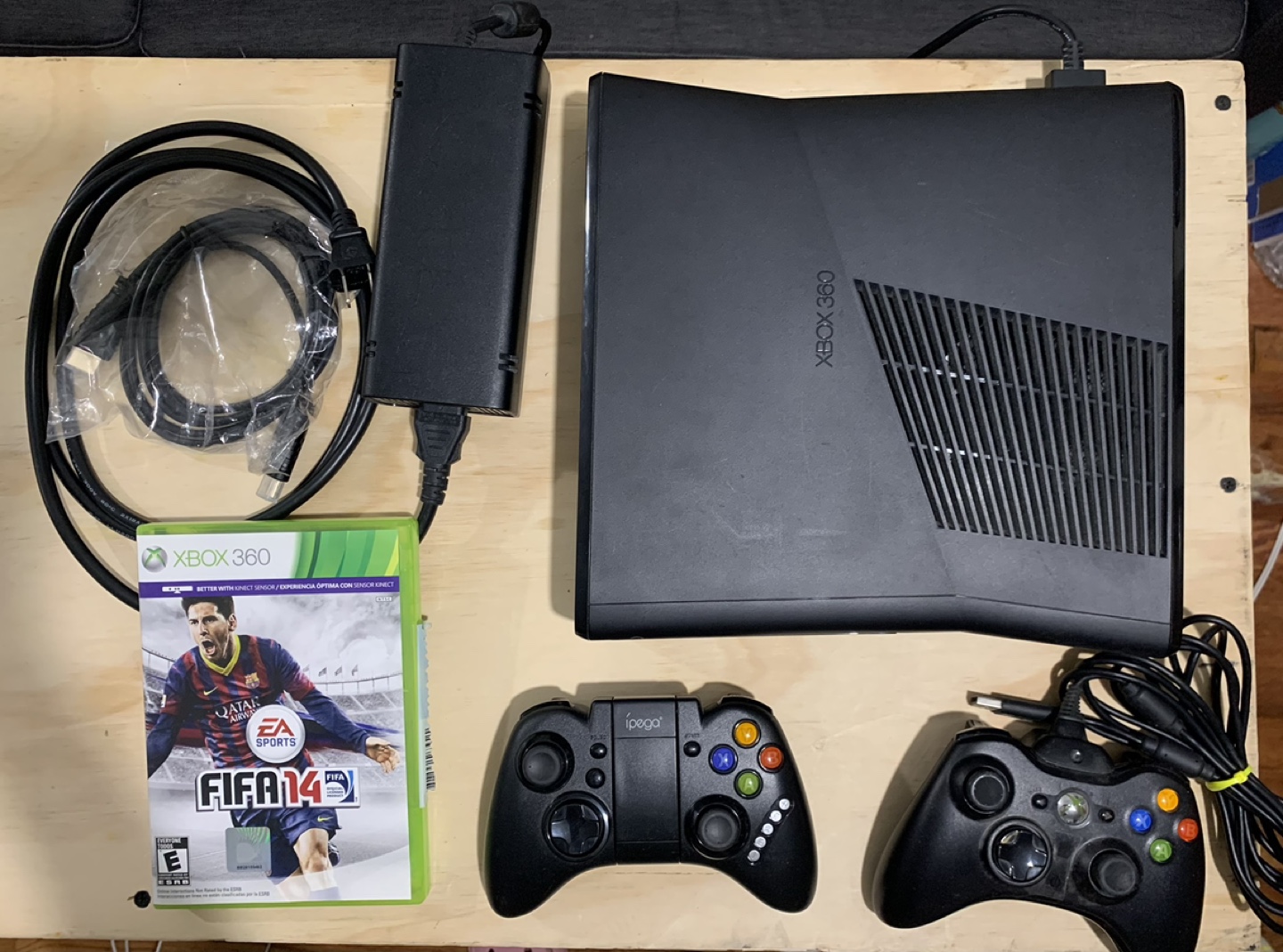 💚Xbox 360 Console with Games and Controllers