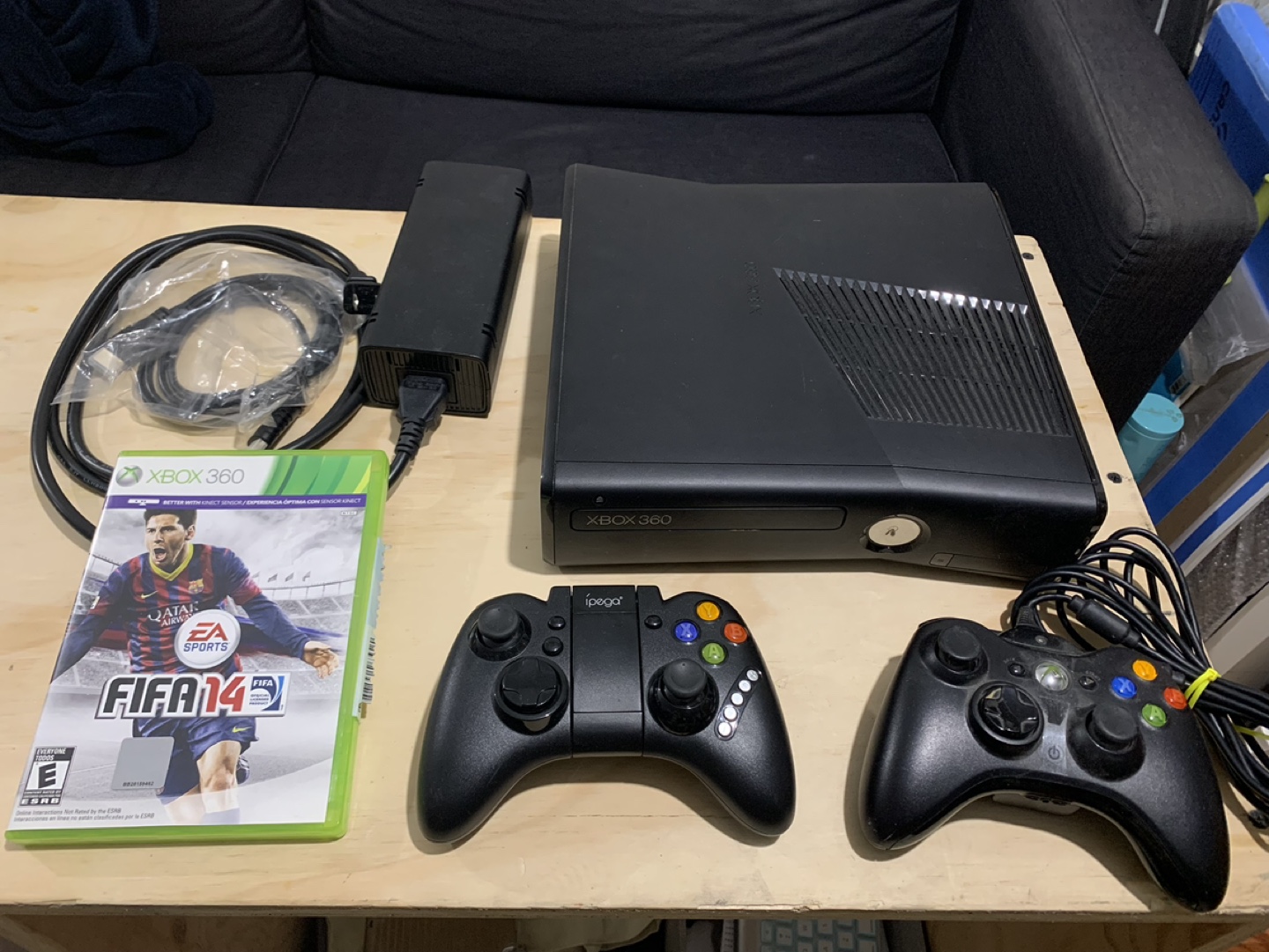 💚Xbox 360 Console with Games and Controllers - photo 2