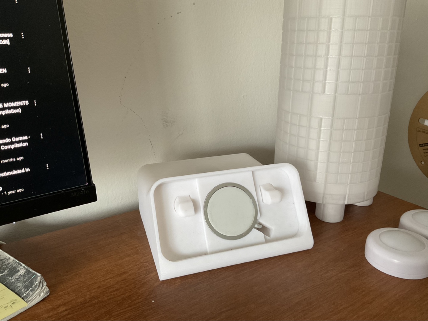 3D Printed White iPhone Stand SYJ x Overwerk - photo 2