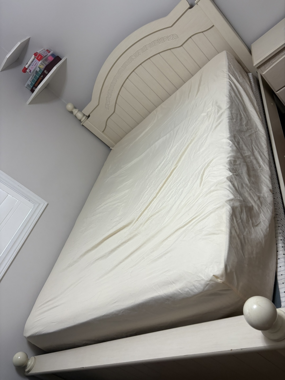 Queen-size bed frame, off-white, carved headboard
