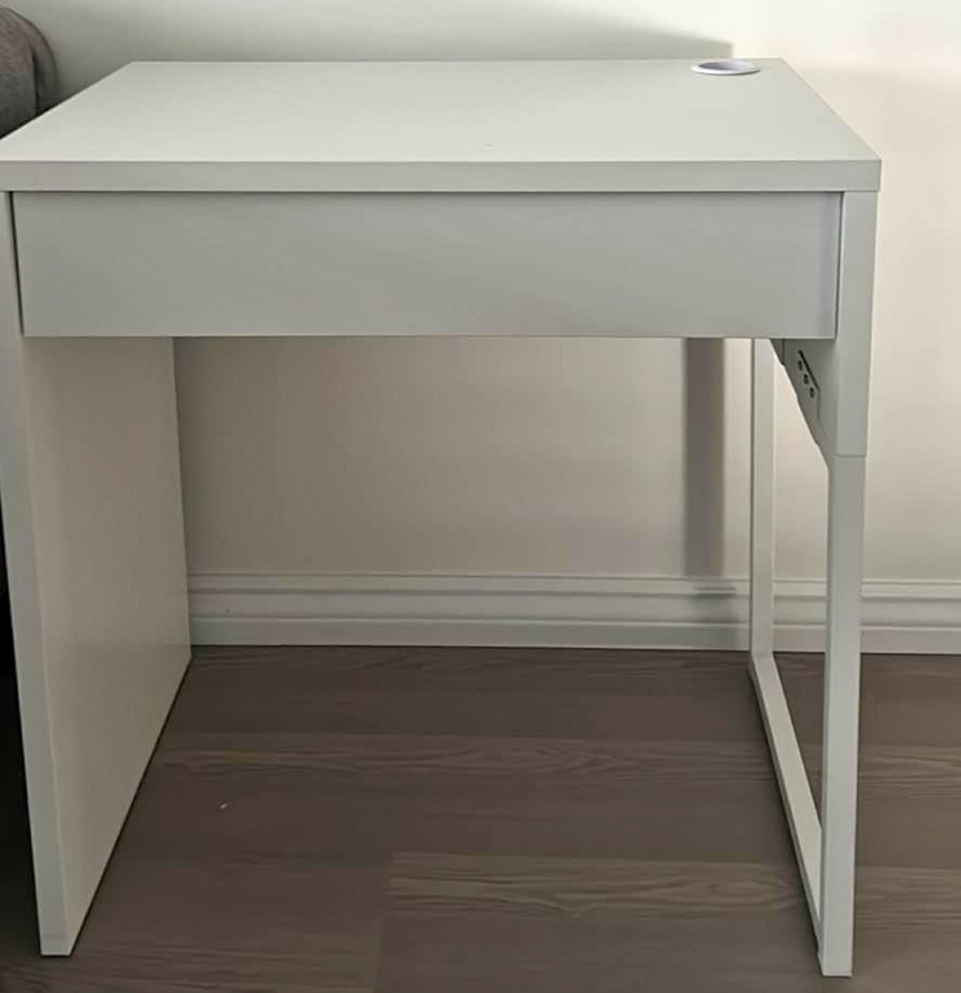 White desk with drawer - photo 2