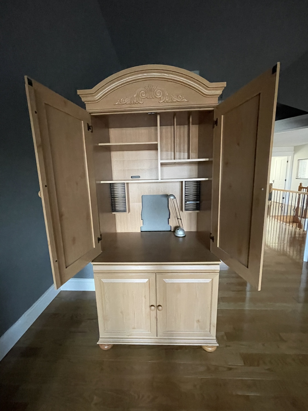 Sauder Computer Desk with Hutch - photo 4