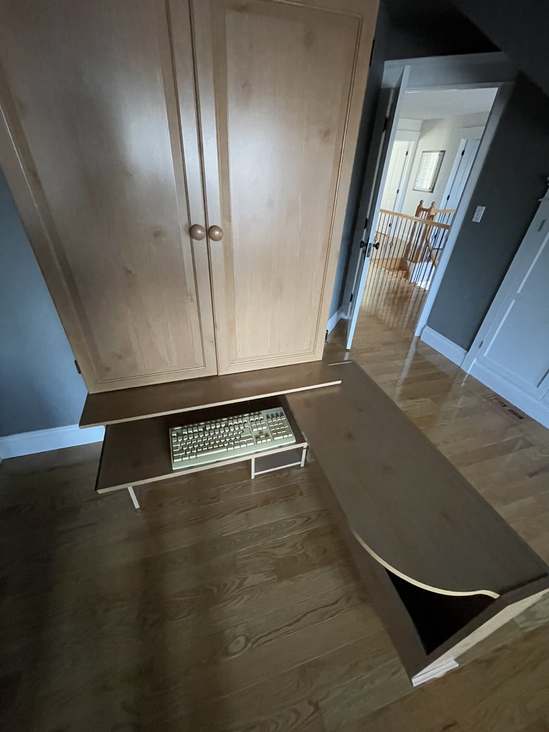 Sauder Computer Desk with Hutch - photo 2