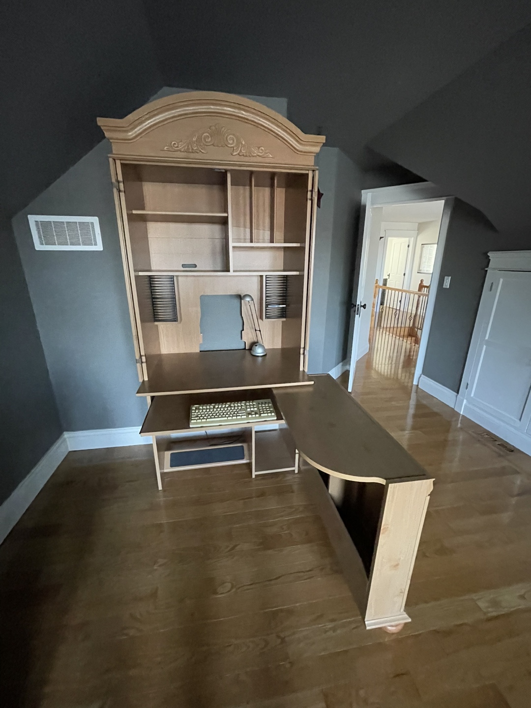 Sauder Computer Desk with Hutch