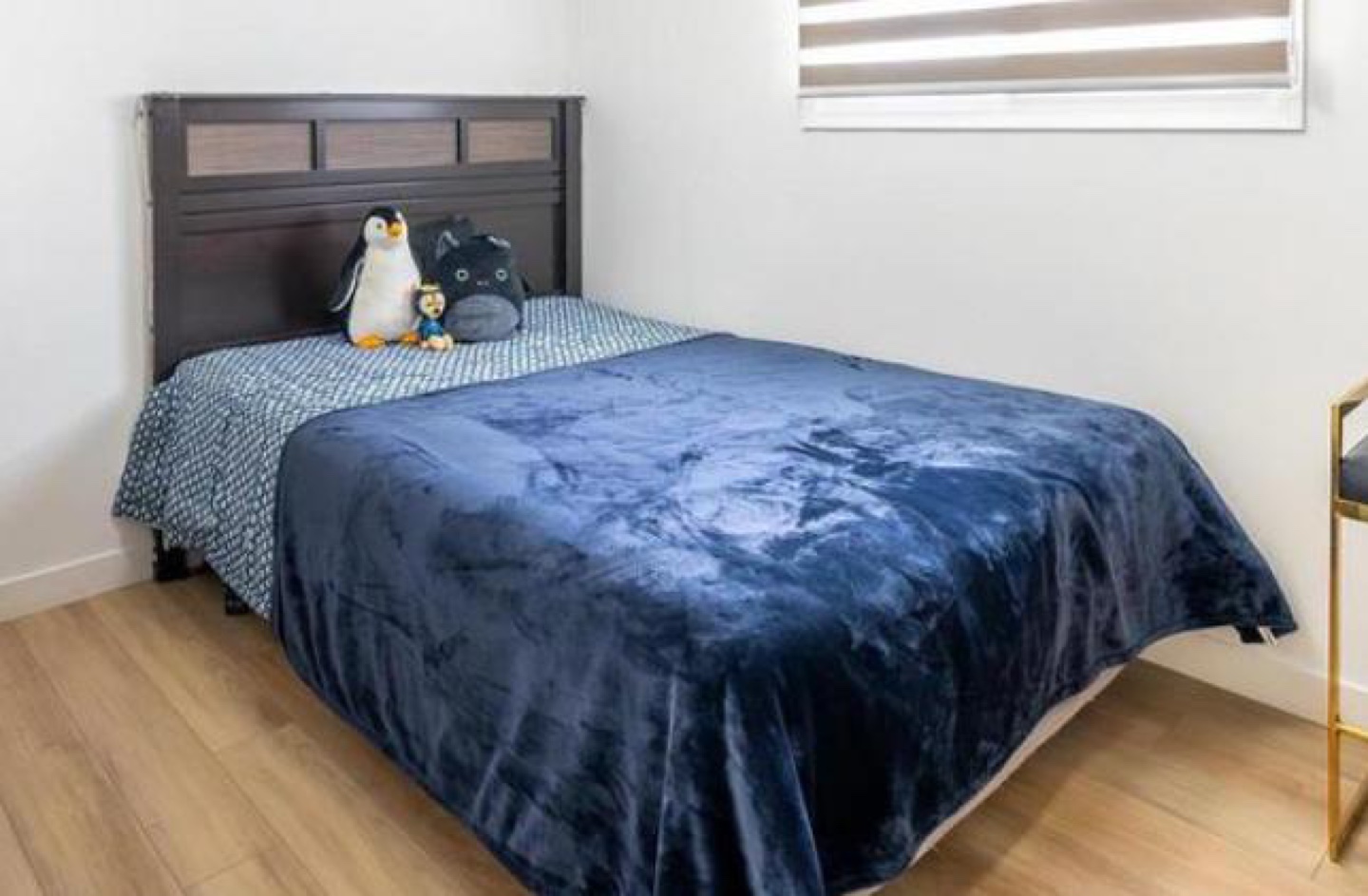 Queen bed