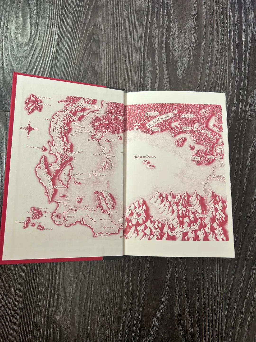 Eldest by Christopher Paolini - Hardcover Book image indicator(3)