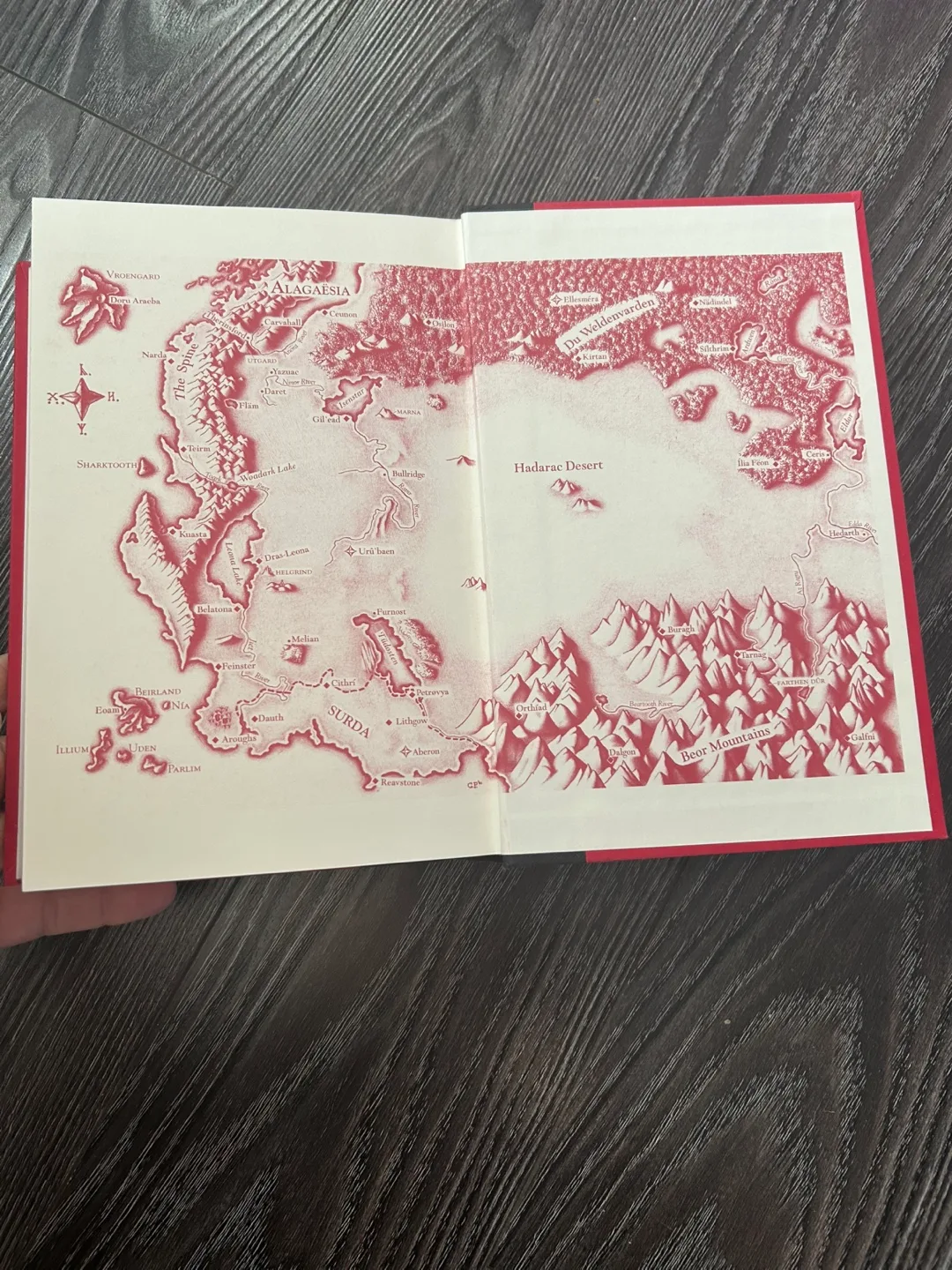 Eldest by Christopher Paolini - Hardcover Book image indicator(8)