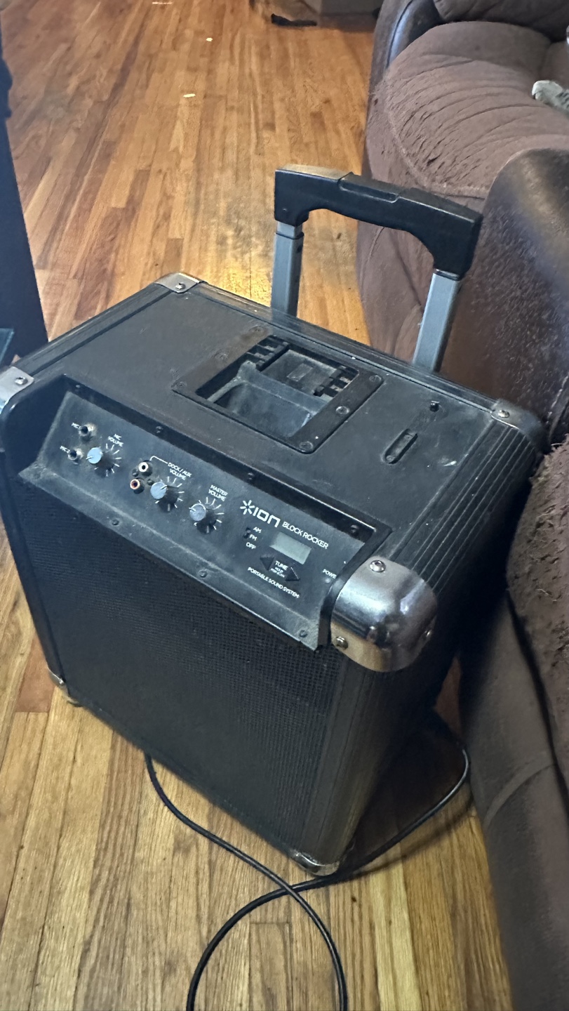 Ixion Block Rocker Portable karaoke Speaker