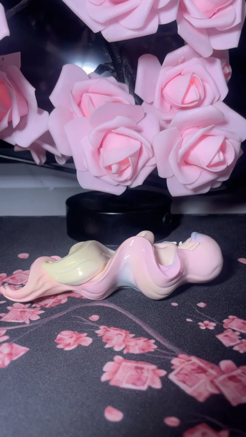 Life of Fantasies Sleeping Girl Figure with Kitty image indicator(2)