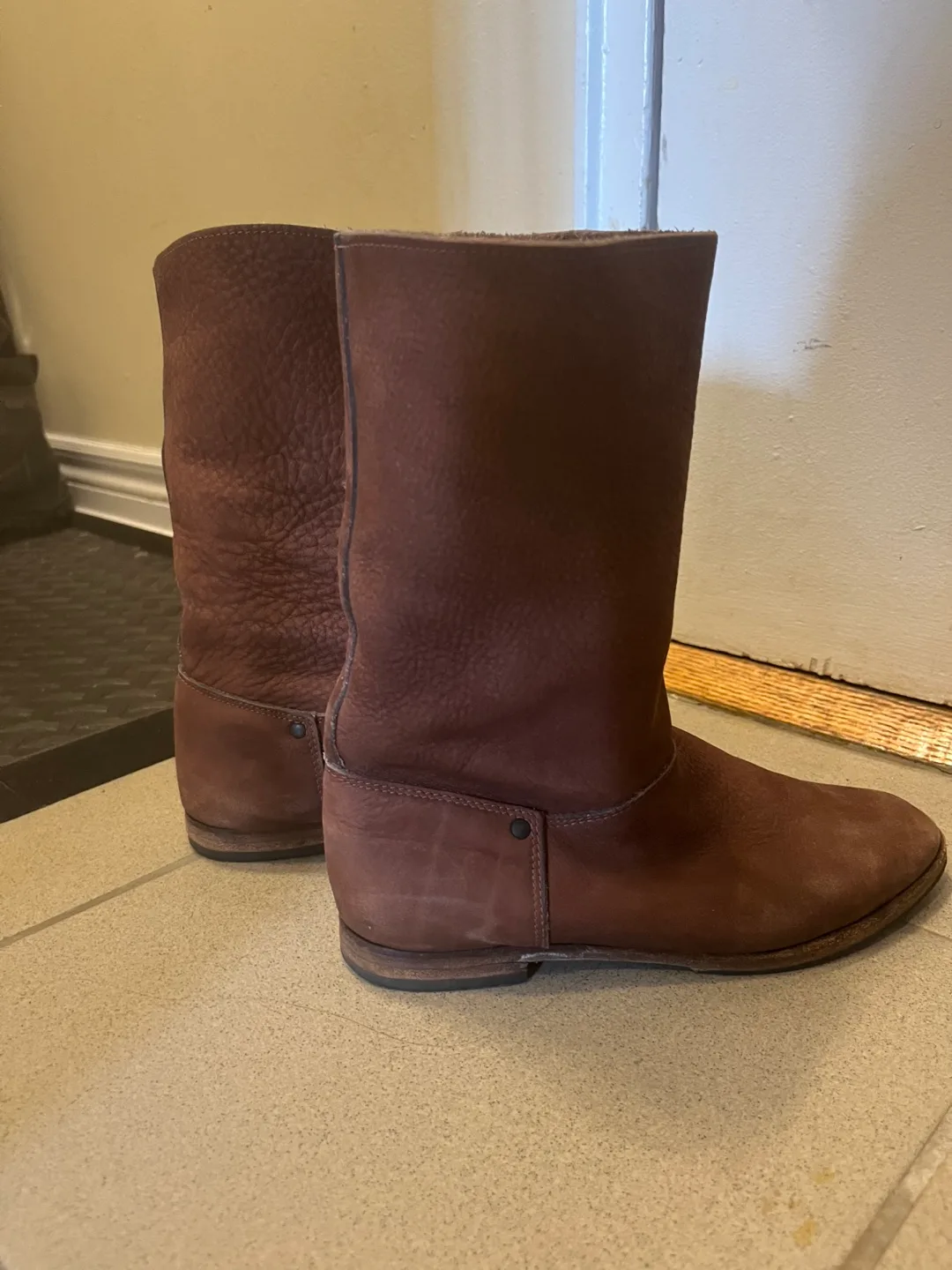 Roots Brown Leather Boots image indicator(2)