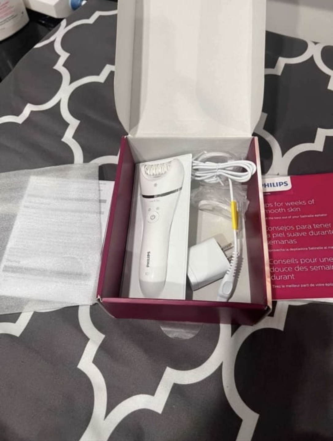 Philips Epilator Series 8000, BRE700/14, Wet & Dry - photo 2