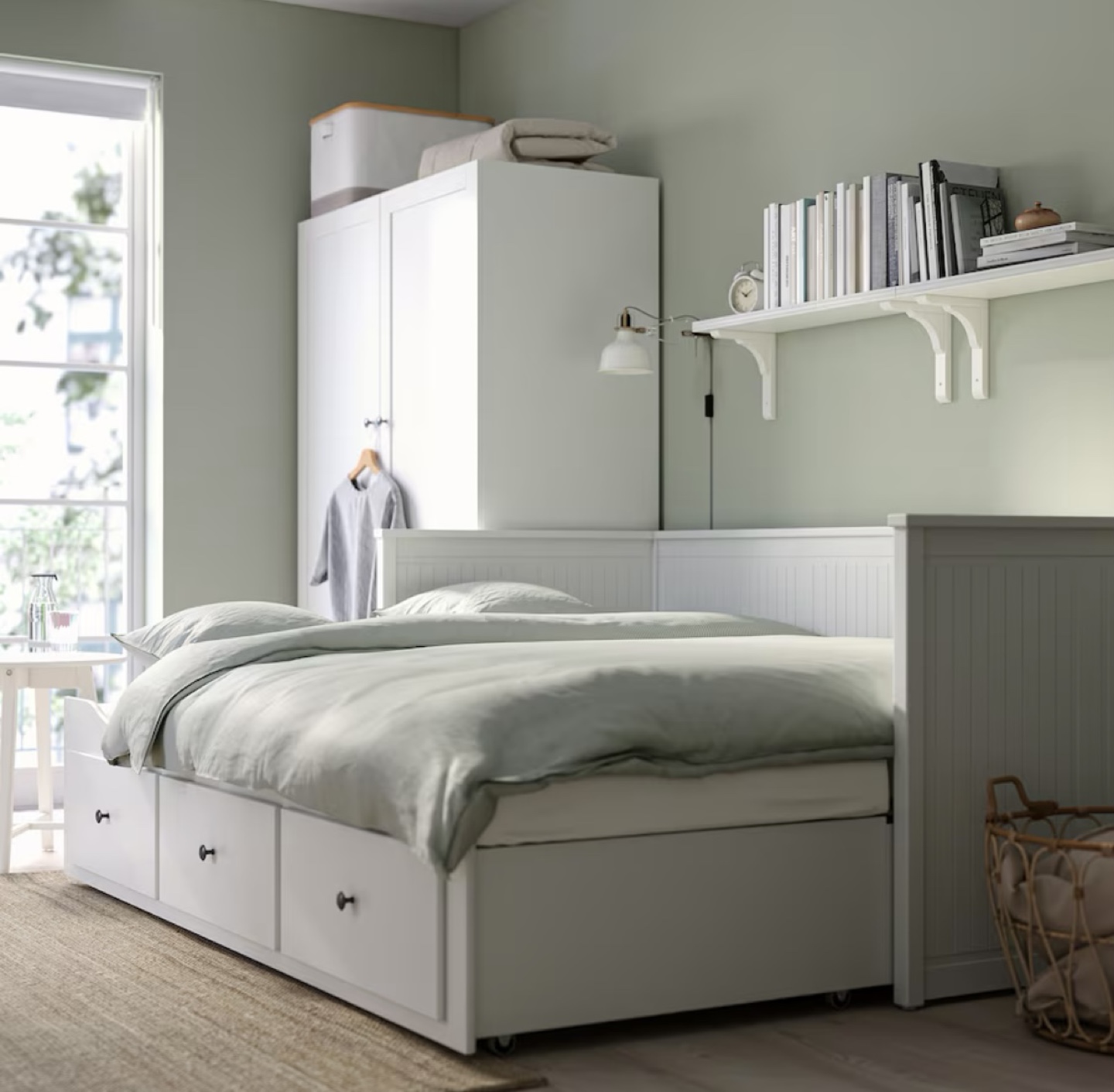 IKEA Hemnes Day Bed with 3 Drawers - White