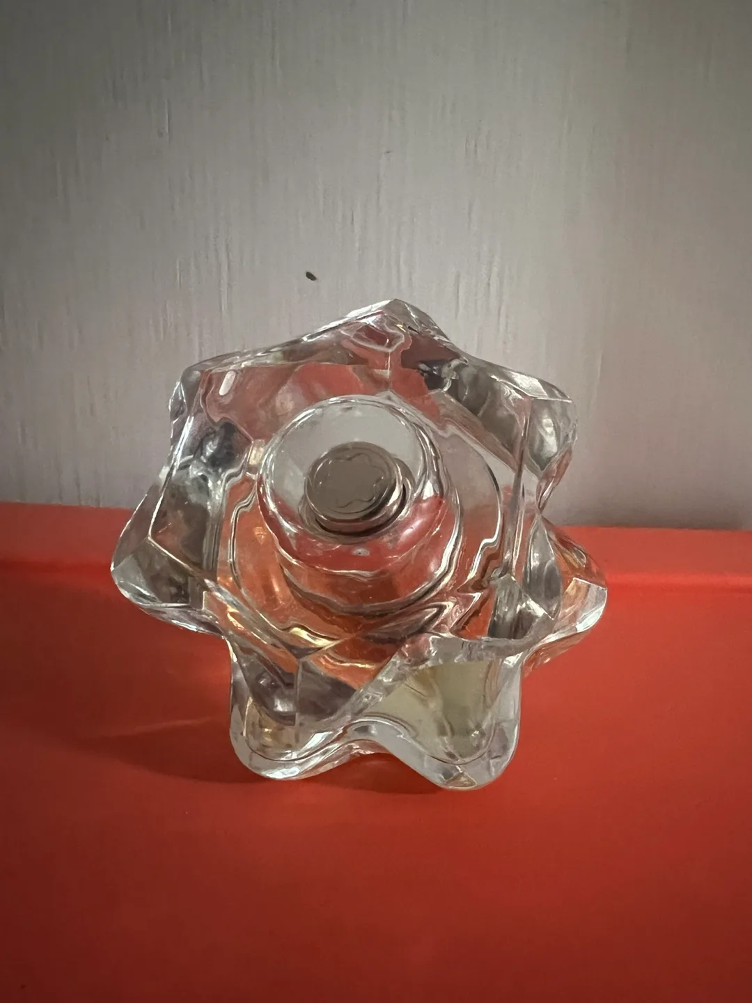 Diamond-Shaped Perfume Bottle image indicator(2)