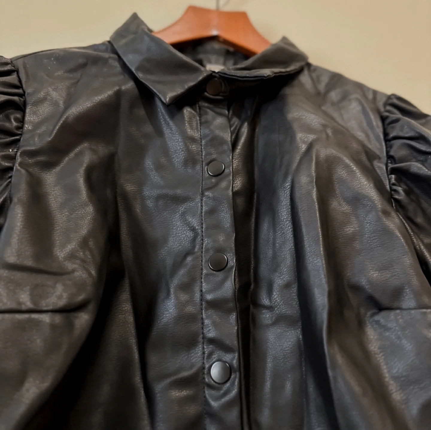 Vintage Faux Leather Puff Jacket image indicator(5)