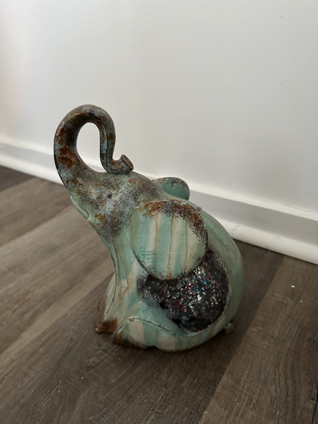 Pair of Decorative Elephant Figurines - photo 2