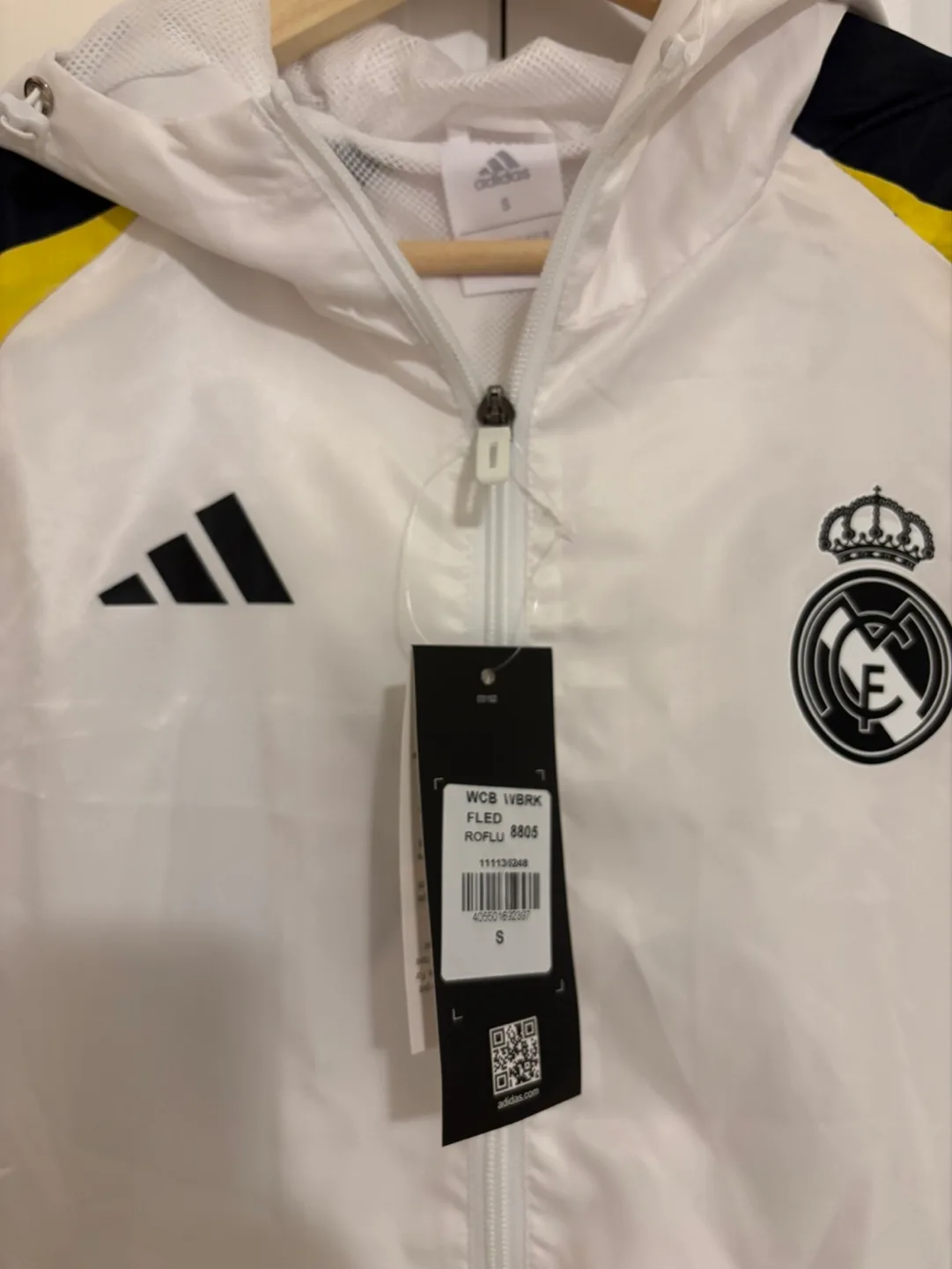 BNWT Real Madrid Hooded Jacket Windbreaker Adidas Small White image indicator(3)