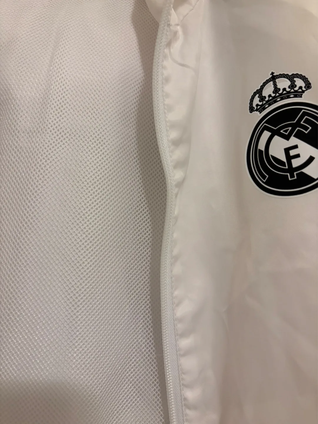 BNWT Real Madrid Hooded Jacket Windbreaker Adidas Small White image indicator(4)