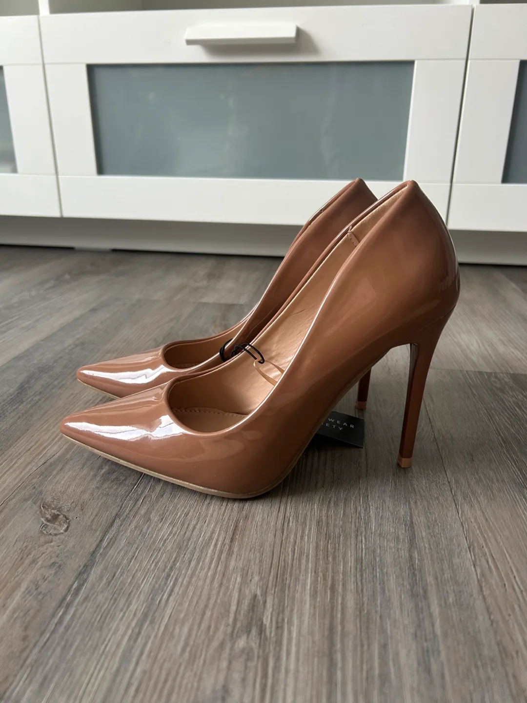 Brand New Streetwear Society Brown Pointed-Toe Heels - Size 8 image indicator(3)