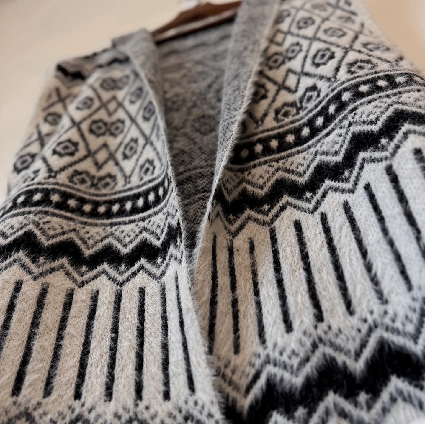 Vintage Hooded Knit Fringe Vest image indicator(5)