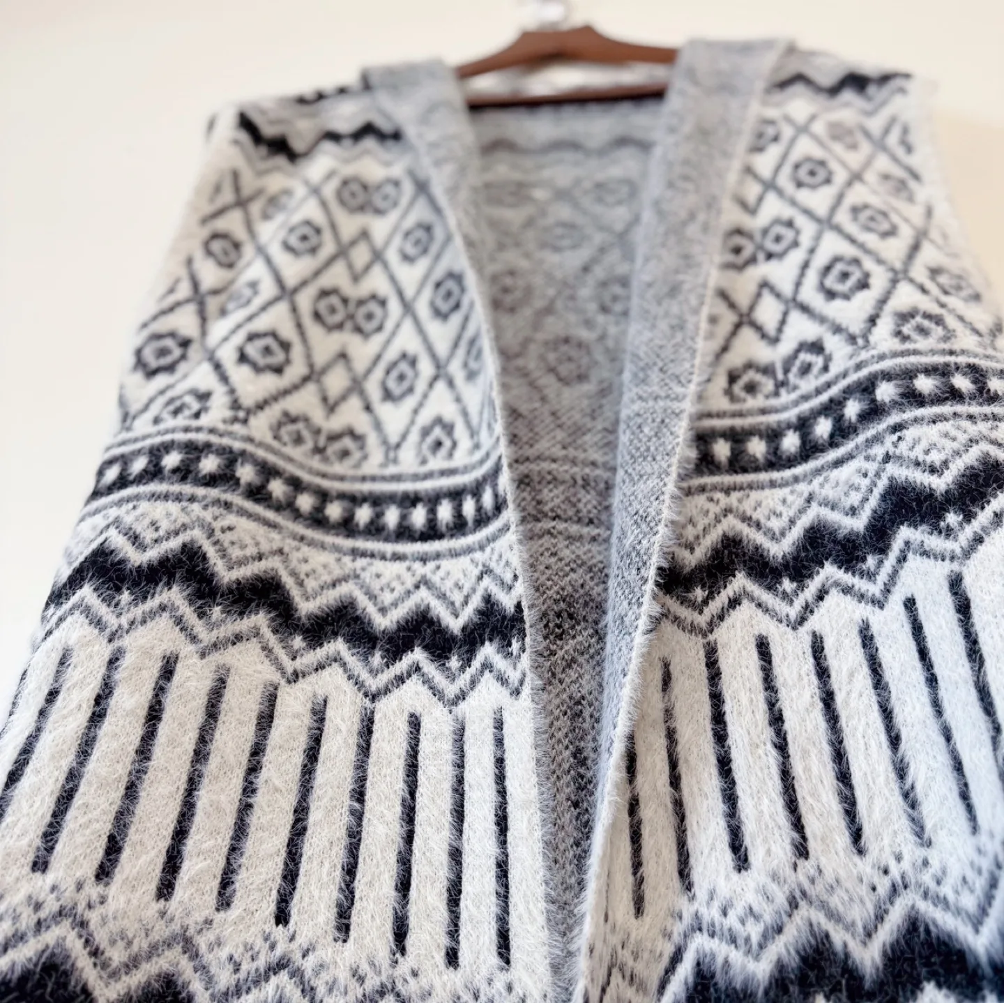 Vintage Hooded Knit Fringe Vest image indicator(2)