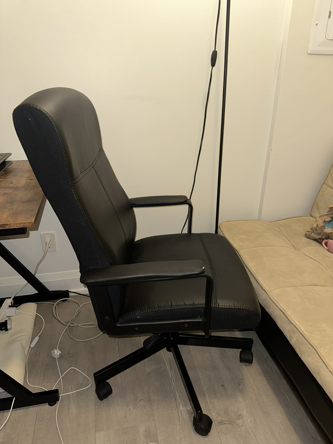 Black Office Chair - photo 3