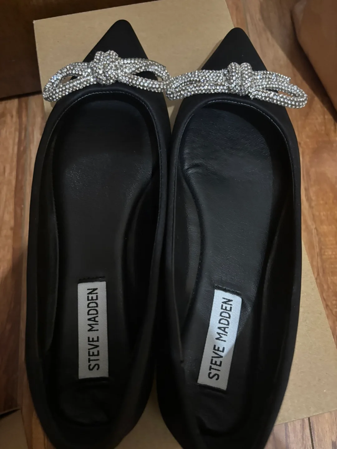 Elina Black Satin Ballerina Flats Sz 6 image indicator(2)