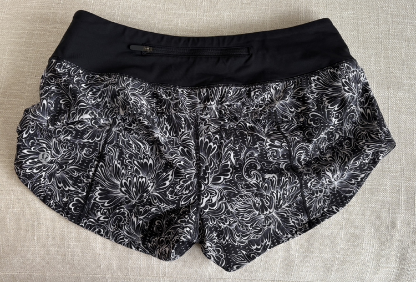 Lululemon Speed Up Low-Rise Lined Short 2.5" - photo 2