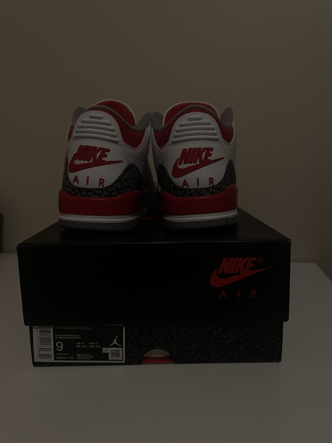 Air Jordan 3 Retro Men's Size 9 - photo 4