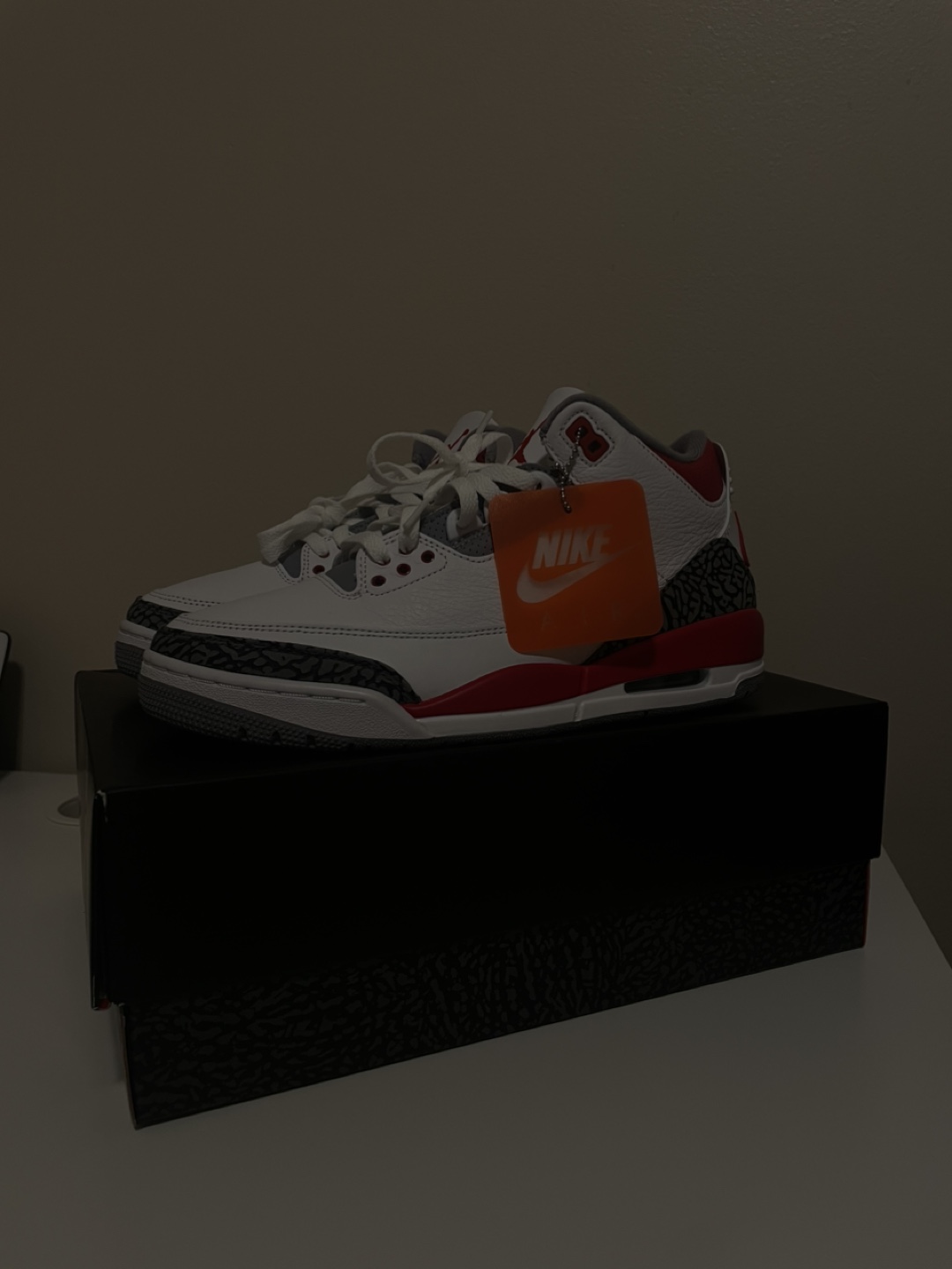 Air Jordan 3 Retro Men's Size 9 - photo 2