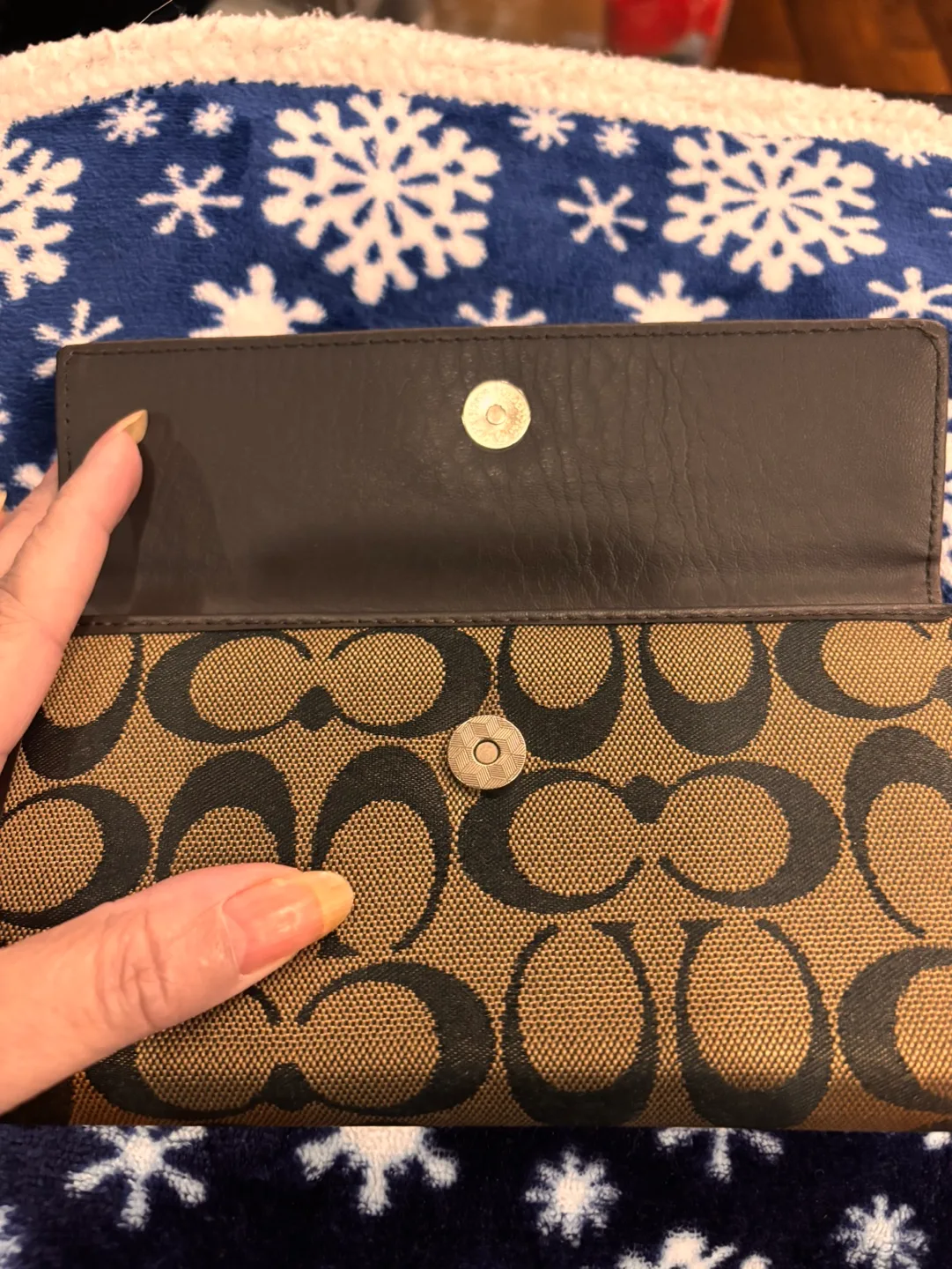 Coach Brown Signature C Wallet image indicator(6)