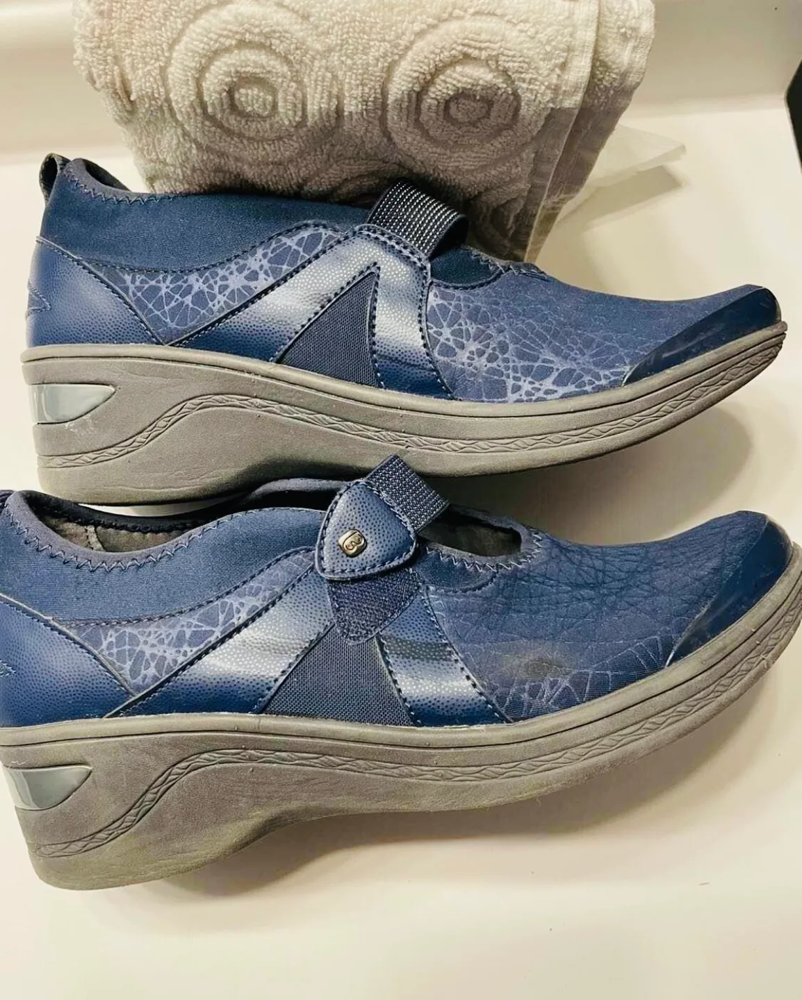 Bzees Women's Blue Wedge Shoes image indicator(3)