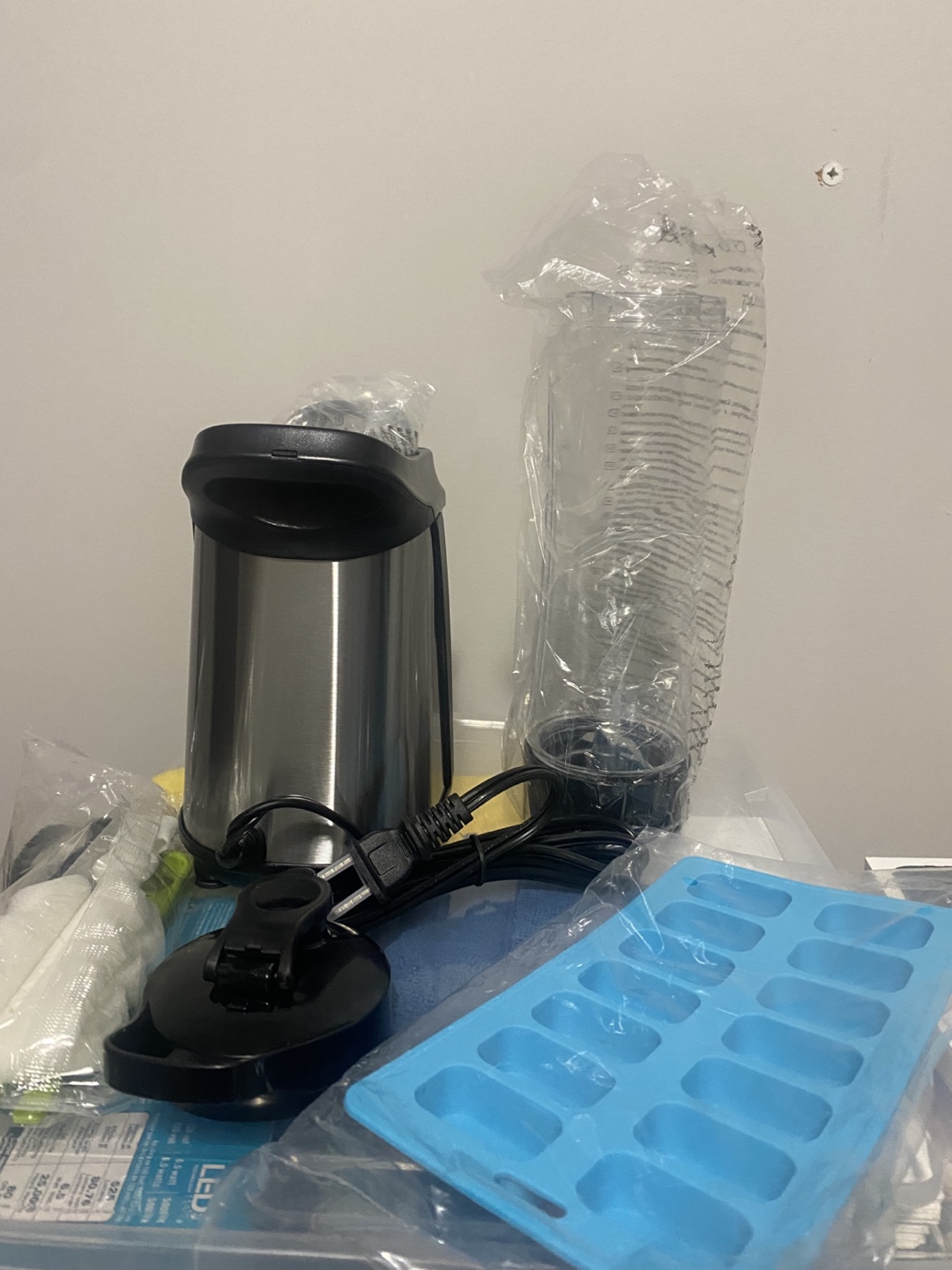 Sbolry Personal Compact Blender with Ice Cube Tray - photo 2