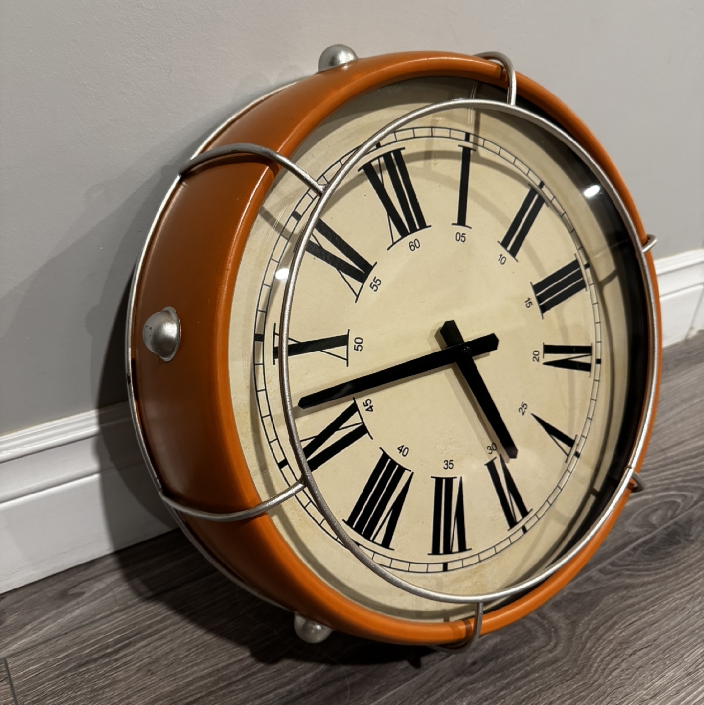 Vintage-Style Orange Wall Clock 💚 - photo 3