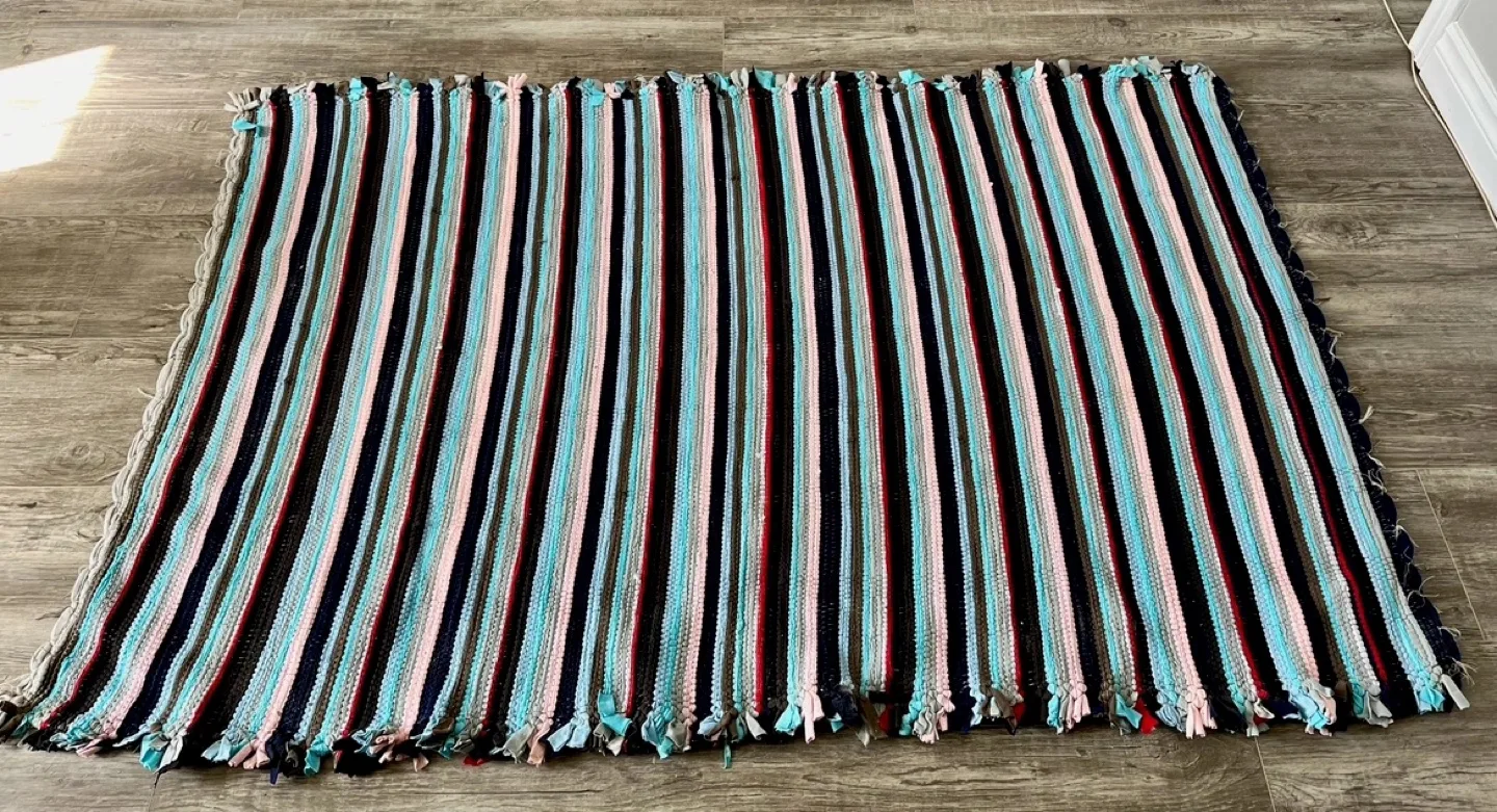 Striped Rug (64” x 43”) 💚 image indicator(3)