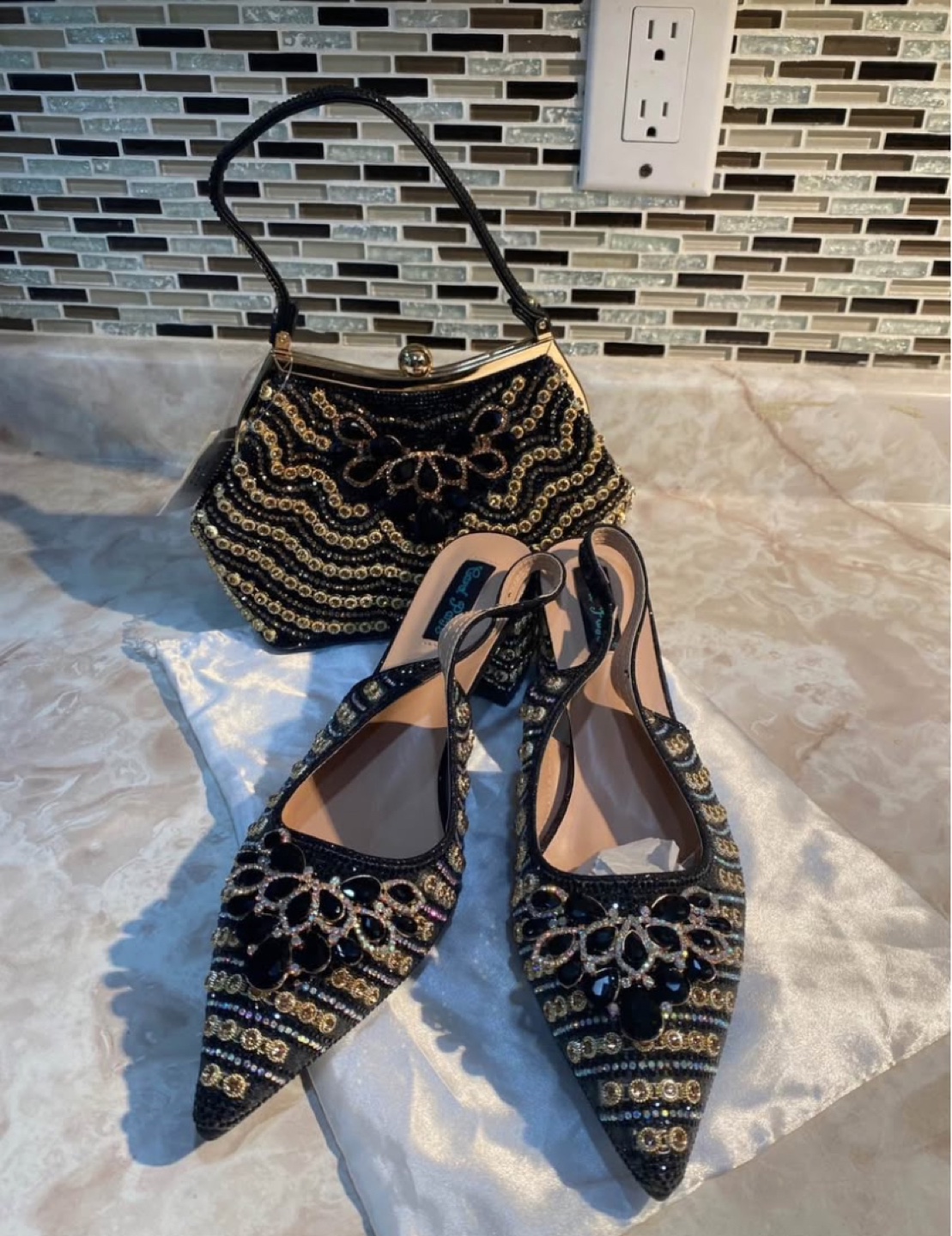 Elegant Black and Gold Beaded Evening Bag and Shoes Set - photo 4