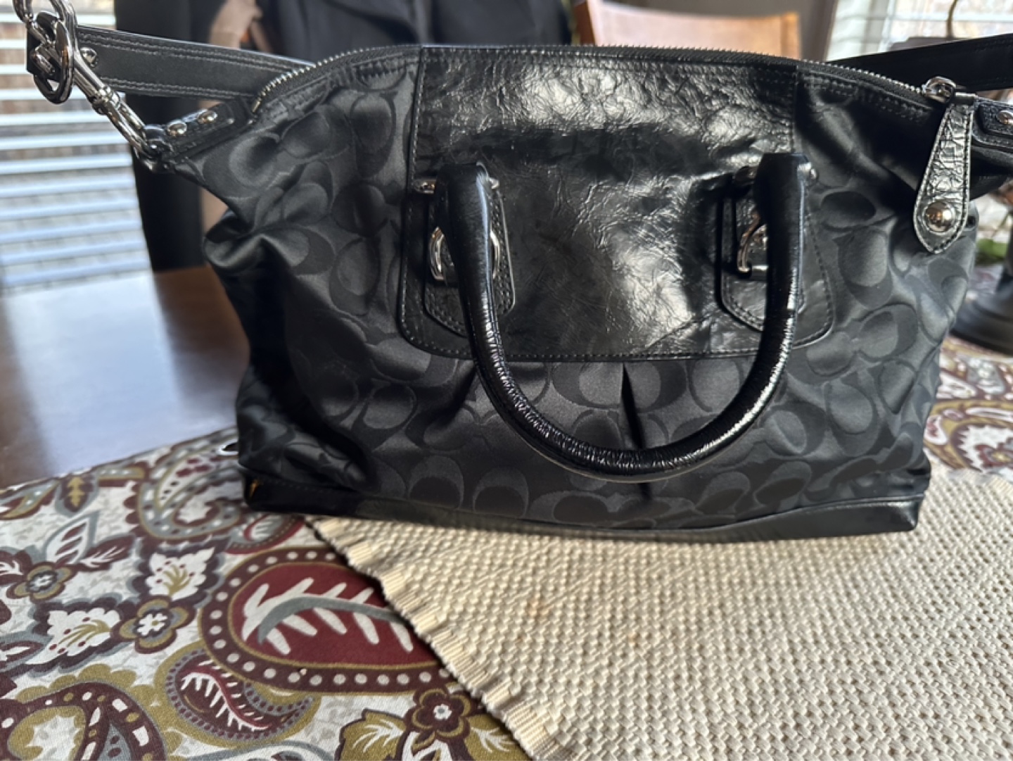 Coach Black Handbag - Hardly used - photo 2